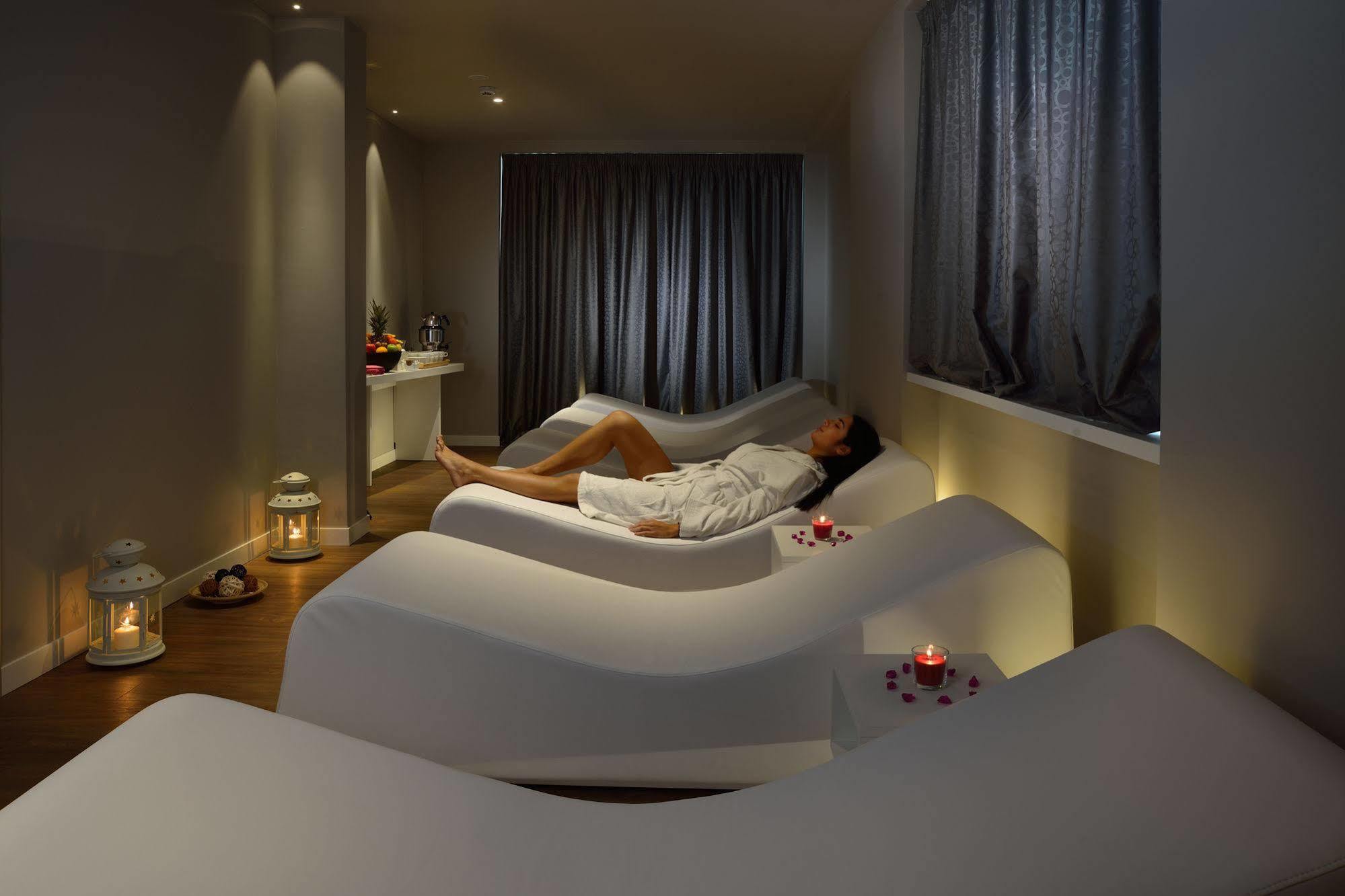 Embassy Hotel & Spa Каттоліка Екстер'єр фото